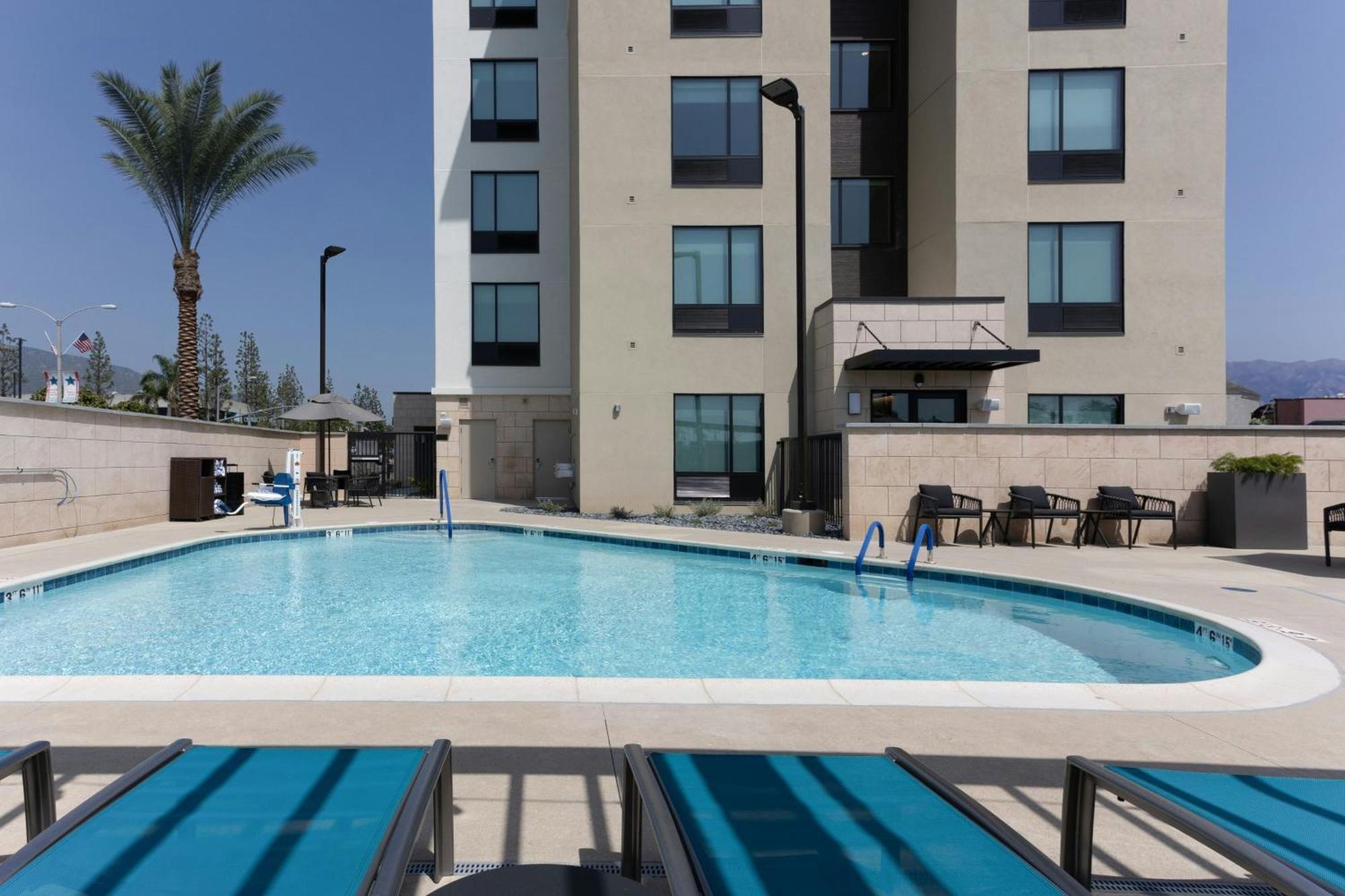 Towneplace Suites By Marriott Monrovia Exteriér fotografie